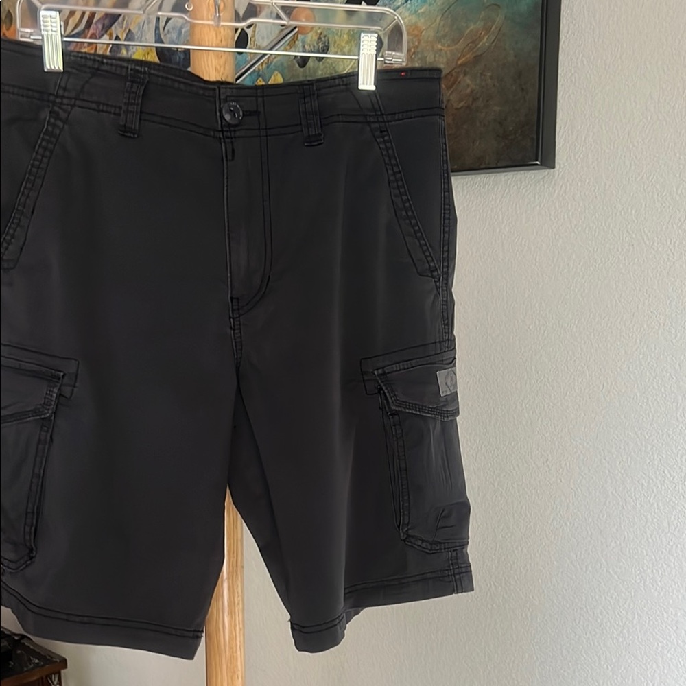 (UNIONBAY)Men's dark grey Cargo Shorts size 32
